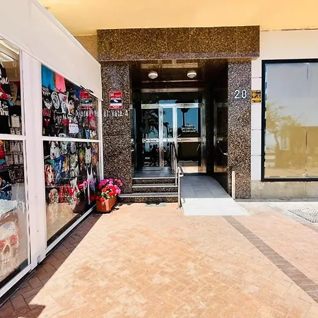 Atico En Yate Iv, Primera Linea Playa Фуэнхирола
